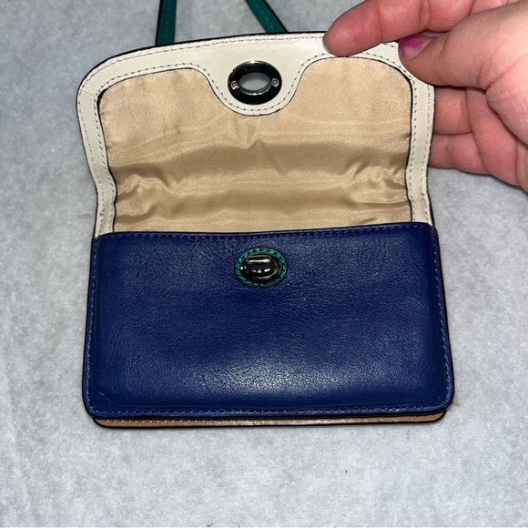 Coach small crossbody with adjustable strap - Picture 2 of 12